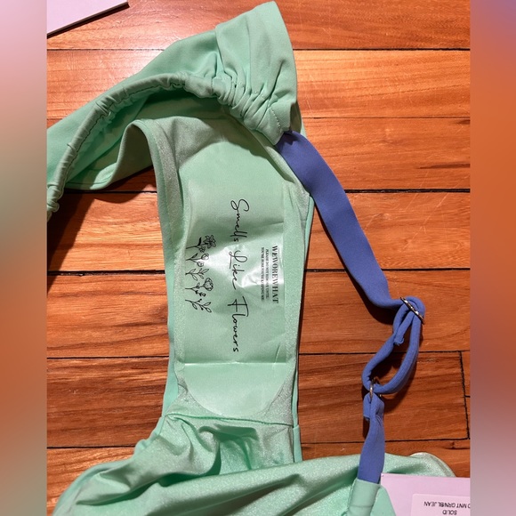 WeWoreWhat - Contrast Trim Bikini - M/L - Picture 5 of 6